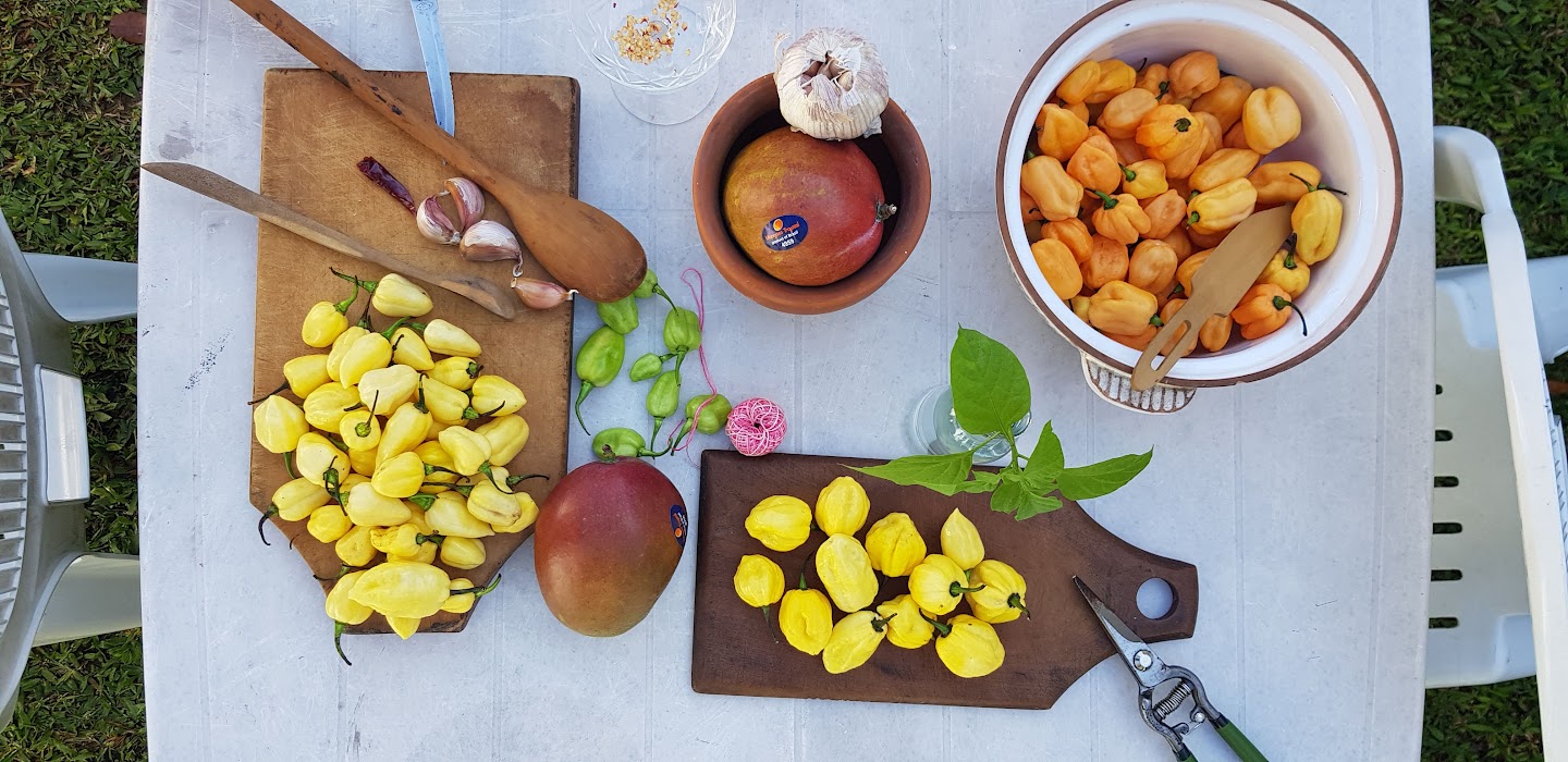 Tabla con Ajies y Mango Tabla con Ajies y Mango